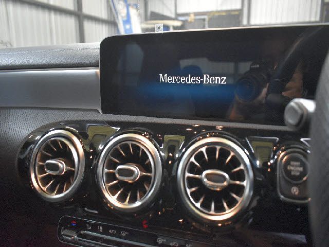 MERCEDES BENZ CLA CL 2019 Image 31