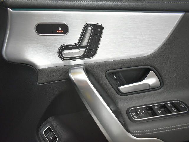 MERCEDES BENZ CLA CL 2019 Image 31