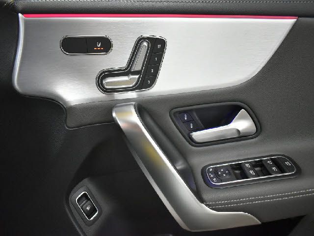 MERCEDES BENZ CLA CL 2020 Image 31