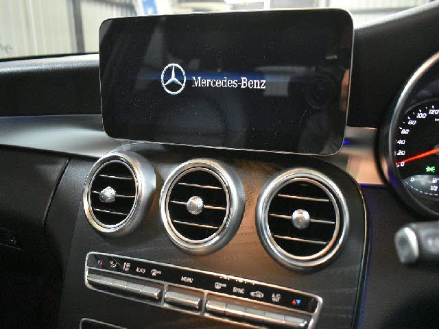 MERCEDES BENZ C CLAS 2019 Image 31