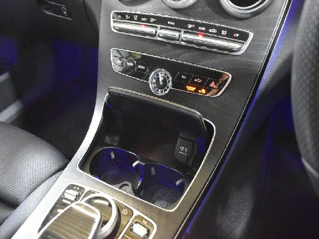 MERCEDES BENZ C CLAS 2019 Image 31