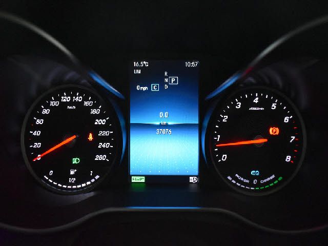 MERCEDES BENZ C CLAS 2019 Image 31