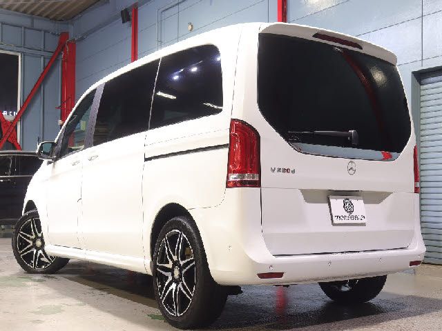 MERCEDES BENZ V CLAS 2018 Image 31