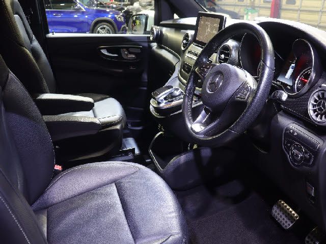 MERCEDES BENZ V CLAS 2018 Image 31