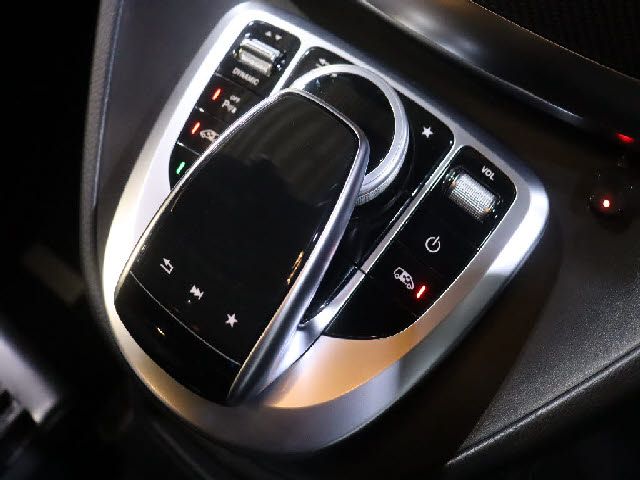 MERCEDES BENZ V CLAS 2018 Image 31