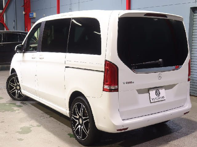 MERCEDES BENZ V CLAS 2018 Image 31