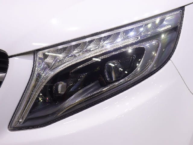 MERCEDES BENZ V CLAS 2018 Image 31