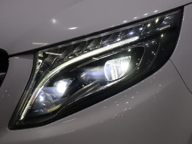 MERCEDES BENZ V CLAS 2018 Image 31