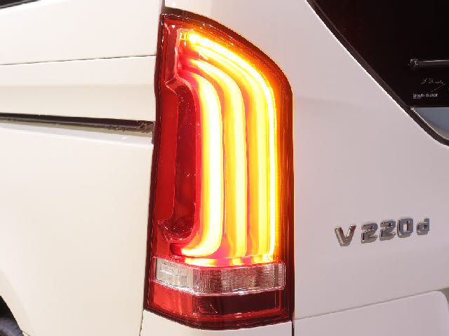 MERCEDES BENZ V CLAS 2018 Image 31