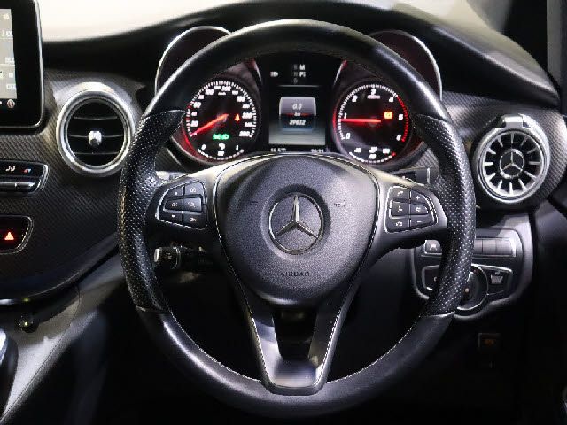MERCEDES BENZ V CLAS 2018 Image 31