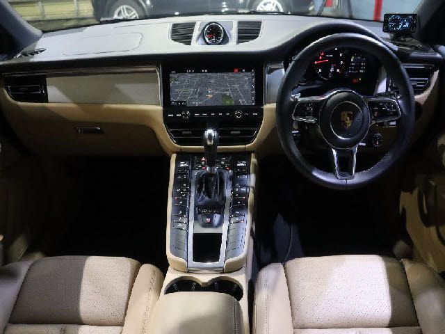 PORSCHE MACAN 2019 Image 31