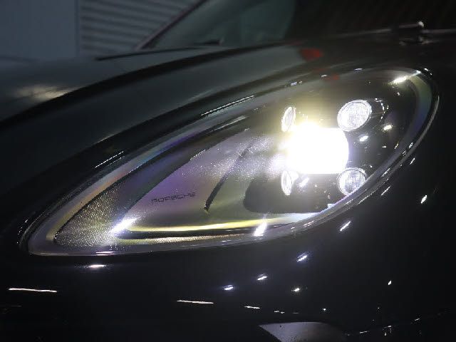 PORSCHE MACAN 2019 Image 31