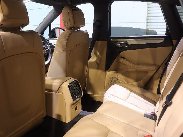 PORSCHE MACAN 2019 Image 31