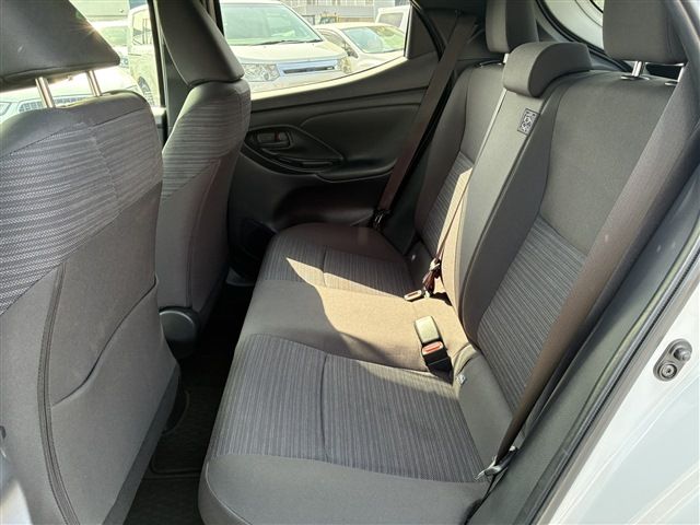 TOYOTA YARIS HYBRID 2023 Image 31