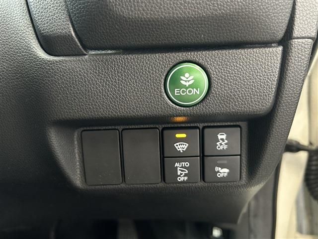 HONDA FIT HYBRID 2017 Image 31