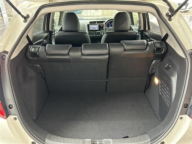 HONDA FIT HYBRID 2017 Image 31