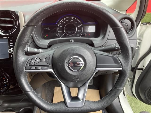 NISSAN NOTE 2017 Image 31