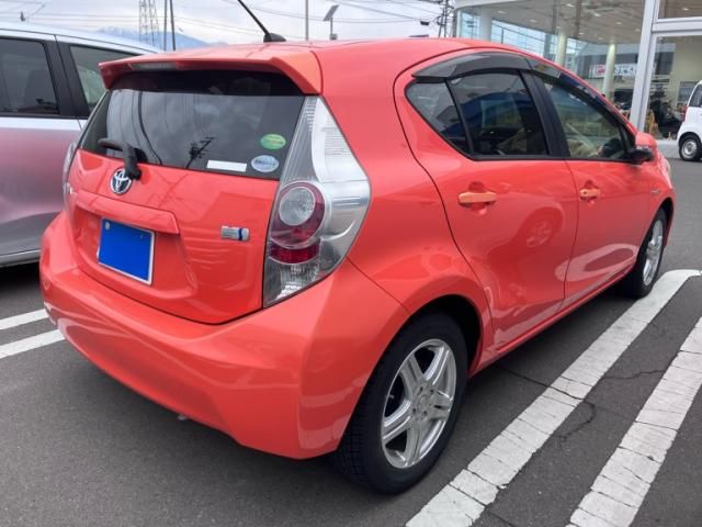 TOYOTA AQUA 2013 Image 31