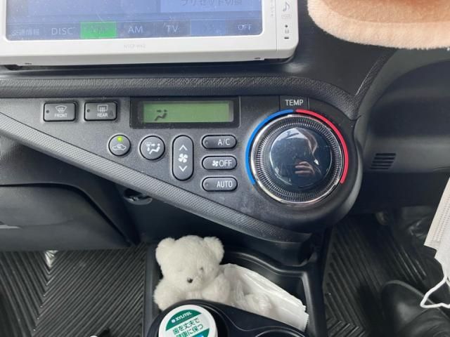 TOYOTA AQUA 2013 Image 31