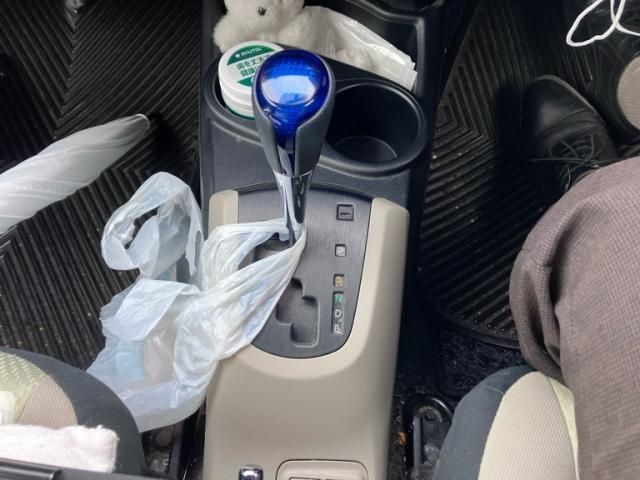 TOYOTA AQUA 2013 Image 31