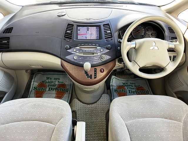 MITSUBISHI GRANDIS 2004 Image 31