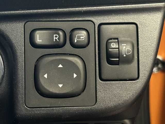 TOYOTA AQUA 2015 Image 31