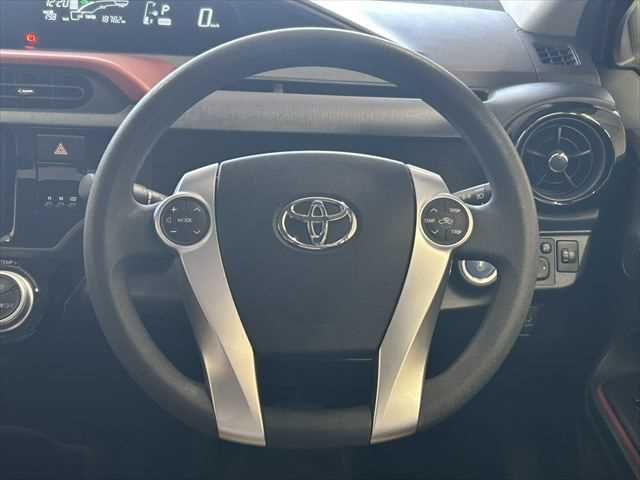 TOYOTA AQUA 2015 Image 31