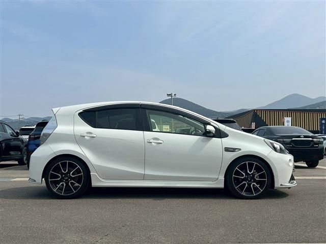 TOYOTA AQUA 2014 Image 31