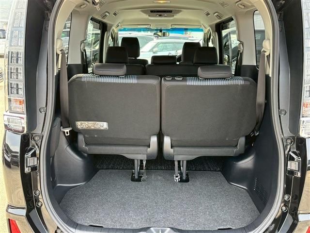 TOYOTA VOXY 2014 Image 31