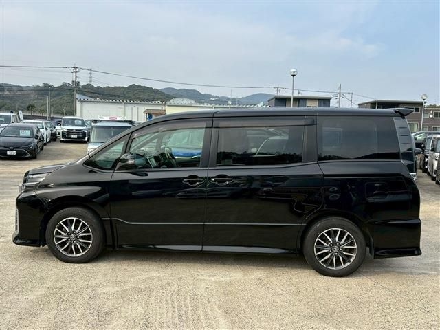 TOYOTA VOXY 2014 Image 31