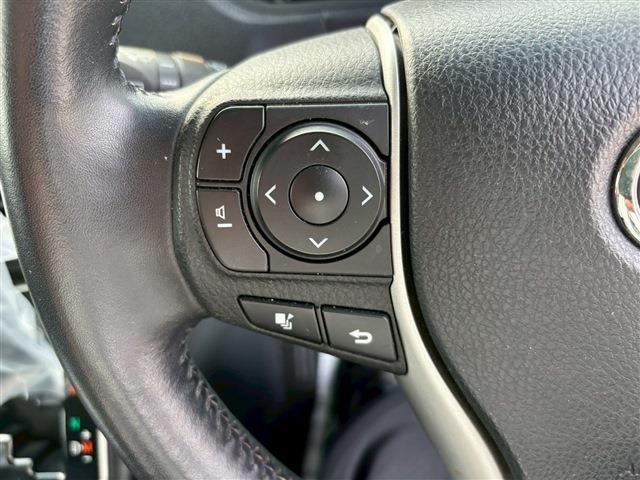 TOYOTA VOXY 2014 Image 31