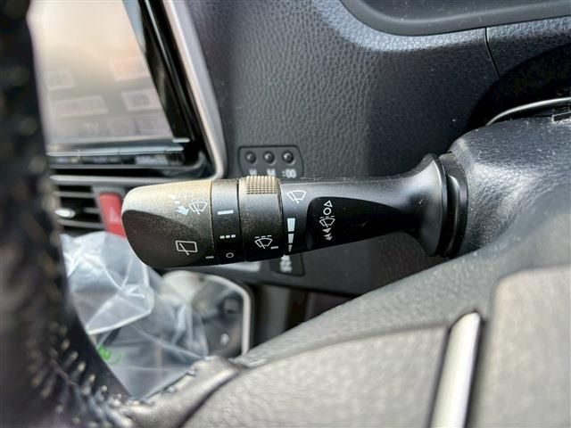 TOYOTA VOXY 2014 Image 31