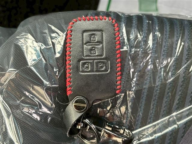 TOYOTA VOXY 2014 Image 31