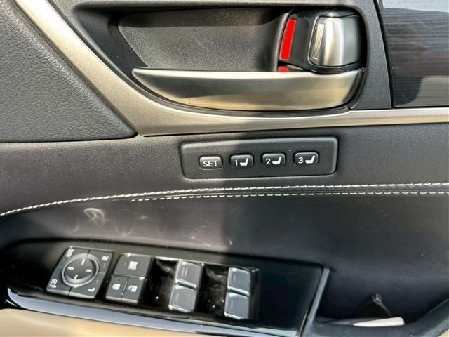 TOYOTA LEXUS GS300H 2018 Image 31