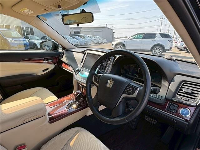 TOYOTA CROWN SEDAN HYBRID 2015 Image 31