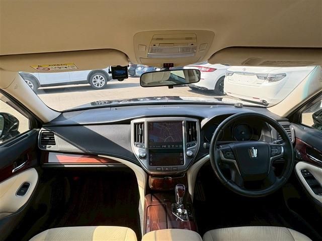 TOYOTA CROWN SEDAN HYBRID 2015 Image 31