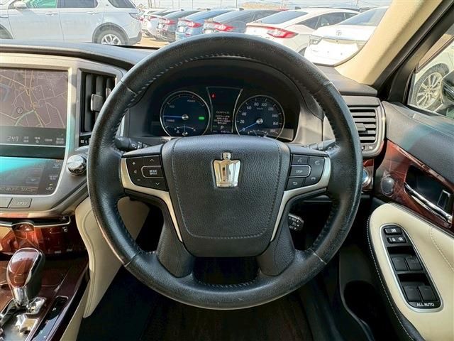 TOYOTA CROWN SEDAN HYBRID 2015 Image 31