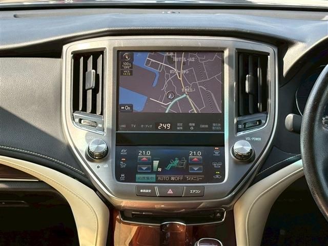 TOYOTA CROWN SEDAN HYBRID 2015 Image 31