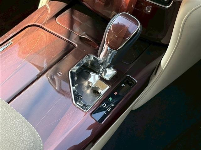 TOYOTA CROWN SEDAN HYBRID 2015 Image 31