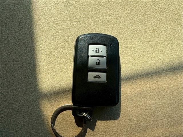 TOYOTA CROWN SEDAN HYBRID 2015 Image 31