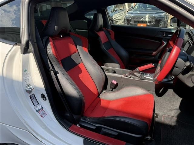 TOYOTA 86 2012 Image 31