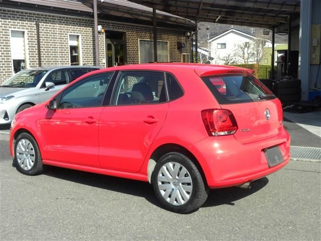 VOLKSWAGEN POLO 2013 Image 31