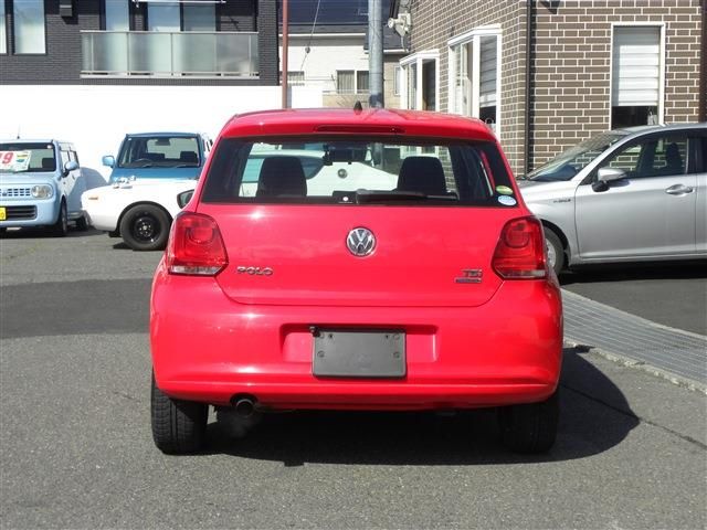 VOLKSWAGEN POLO 2013 Image 31