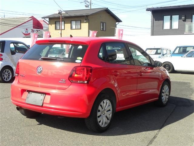 VOLKSWAGEN POLO 2013 Image 31
