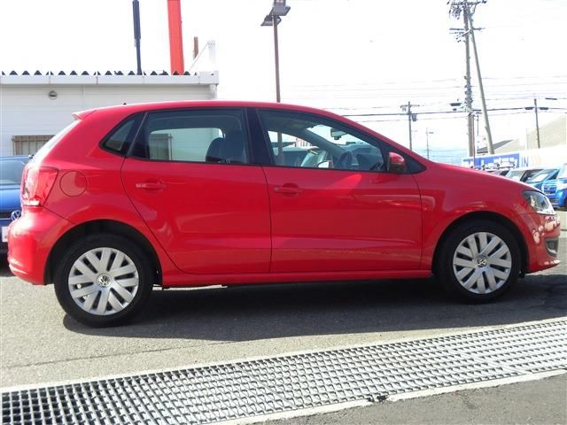 VOLKSWAGEN POLO 2013 Image 31