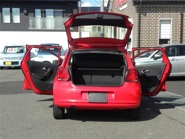 VOLKSWAGEN POLO 2013 Image 31