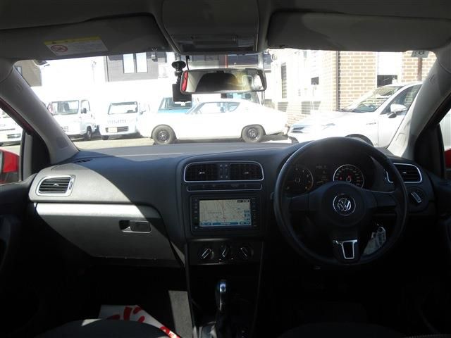 VOLKSWAGEN POLO 2013 Image 31