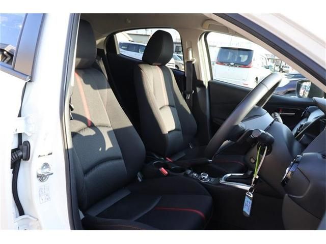 MAZDA DEMIO 2015 Image 31