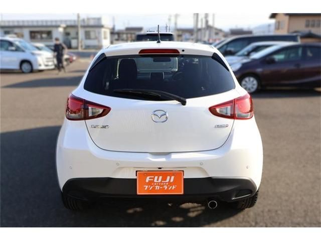 MAZDA DEMIO 2015 Image 31