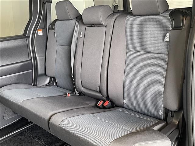 TOYOTA NOAH 2023 Image 31